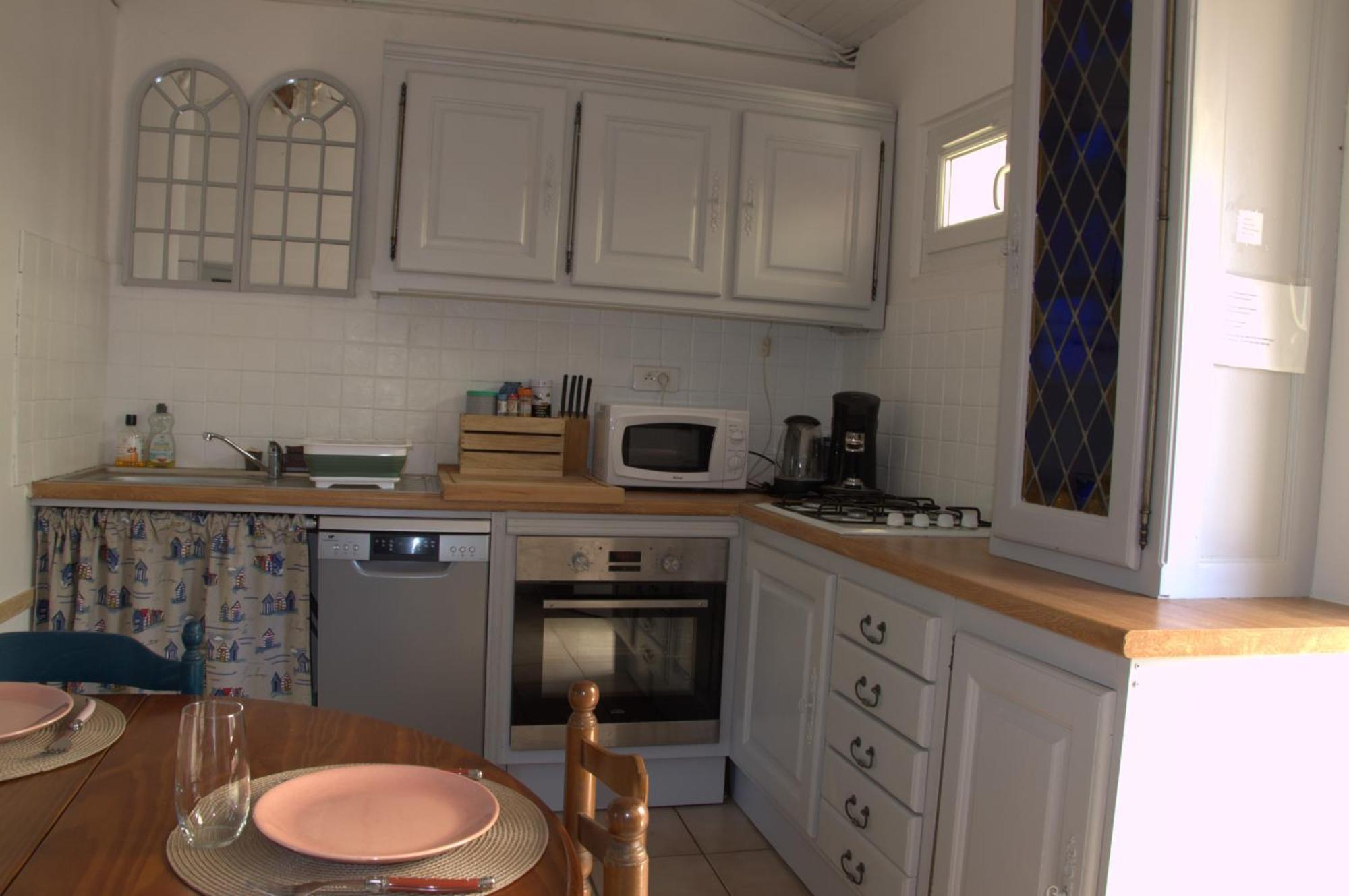 L'Esquirou Apartment Rocbaron ภายนอก รูปภาพ